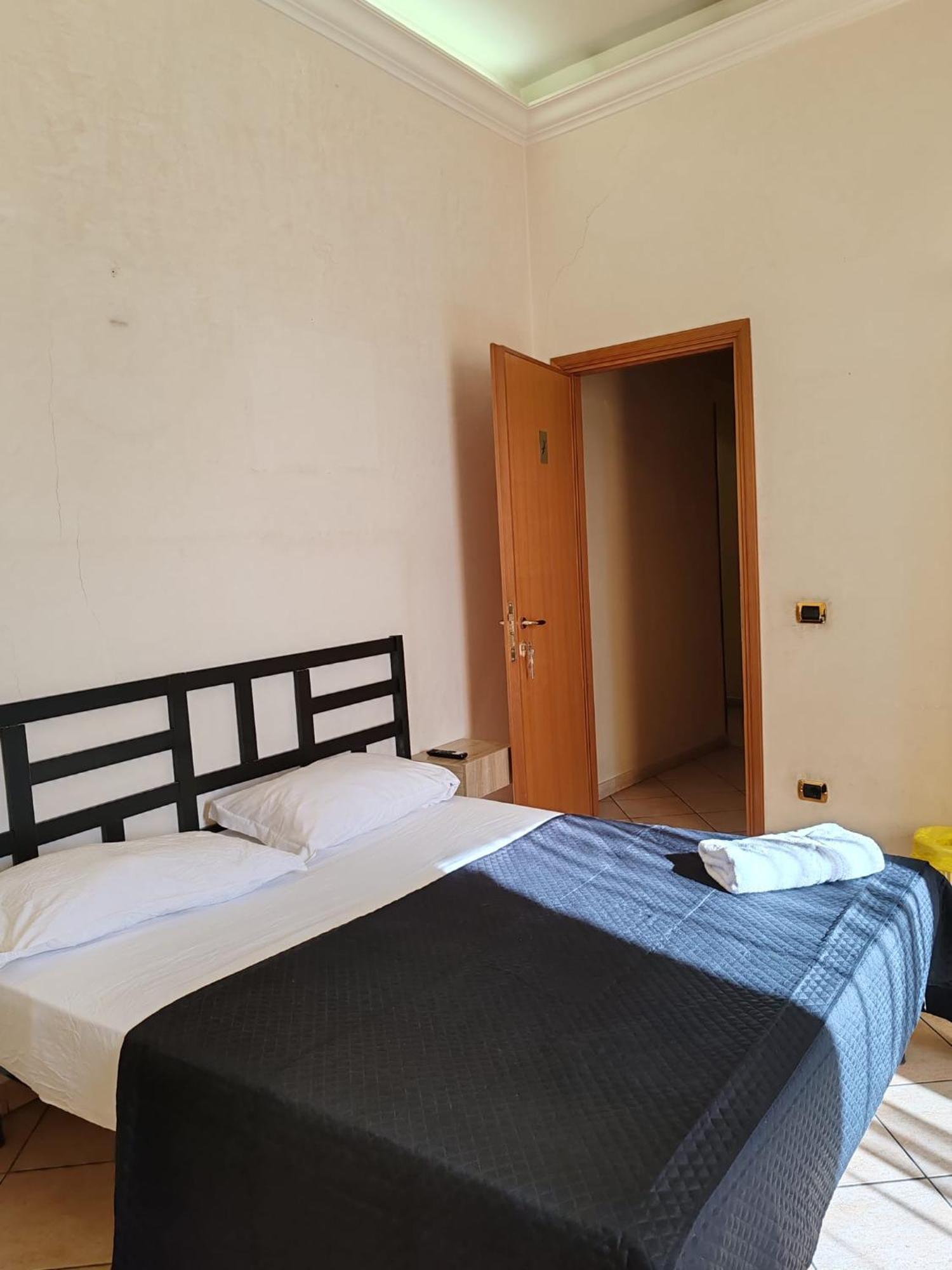 B&B Piazza Ragusa Рим Экстерьер фото